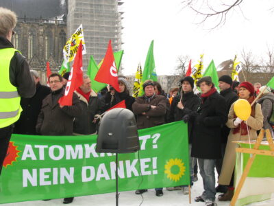 rund 100 Leute